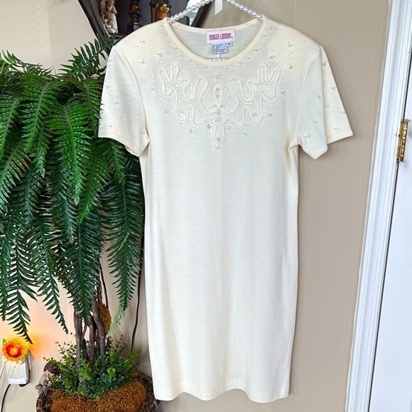 VINTAGE Maggy London Cream Wool Knit Short Sleeve Shift Dress Beaded Appliqué - Picture 15 of 15